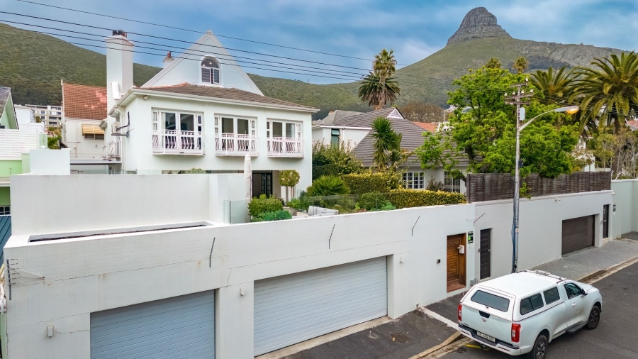 4 Bedroom Property for Sale in Fresnaye Western Cape